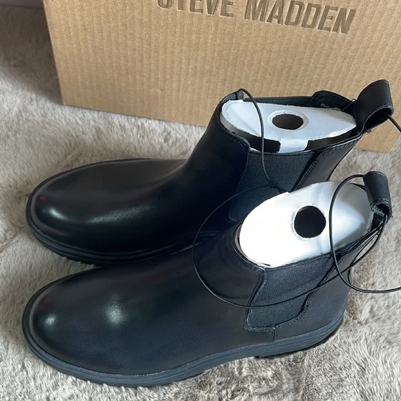 Steve Madden - Leather Chelsea Boots - Picture 5 of 9